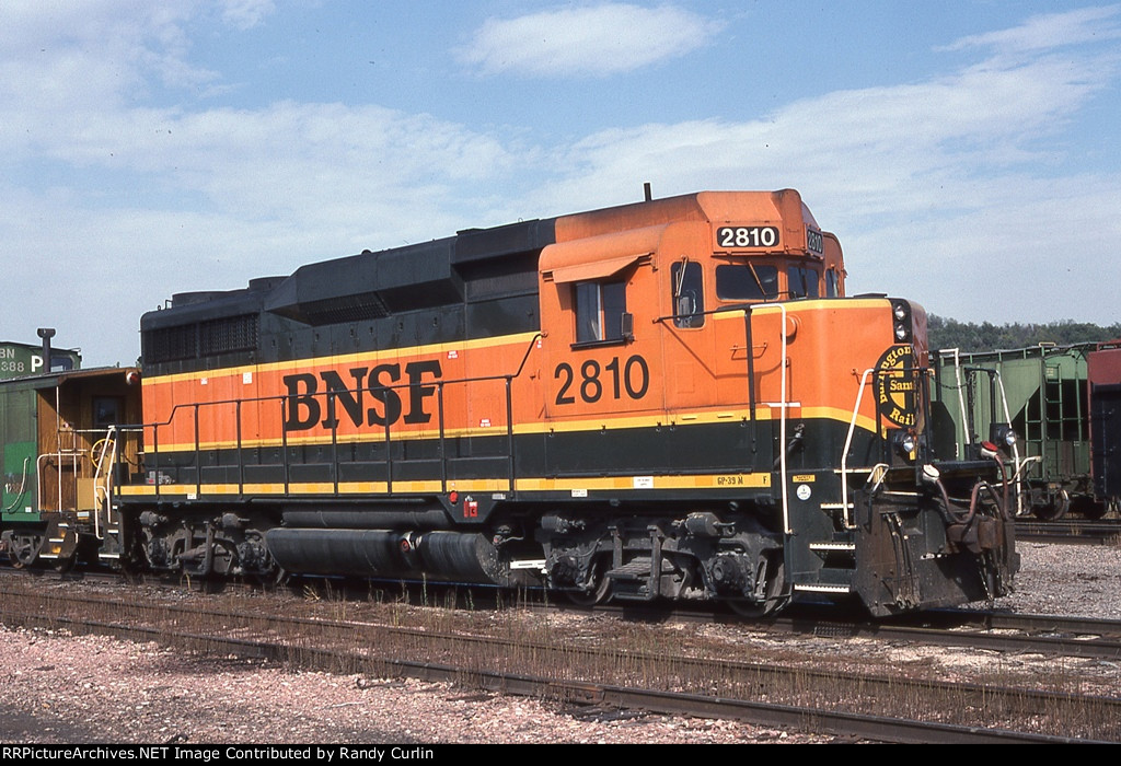 BNSF 2810